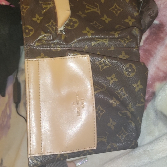 Louis Vuitton Leather Belt Bag - Picture 2 of 4